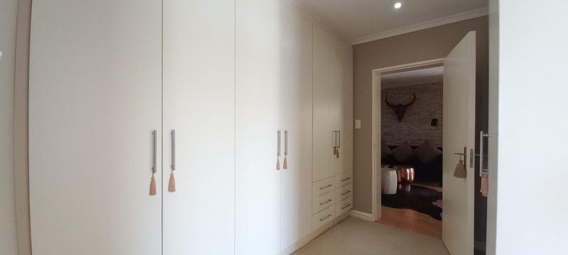 To Let 4 Bedroom Property for Rent in Dennegeur Western Cape